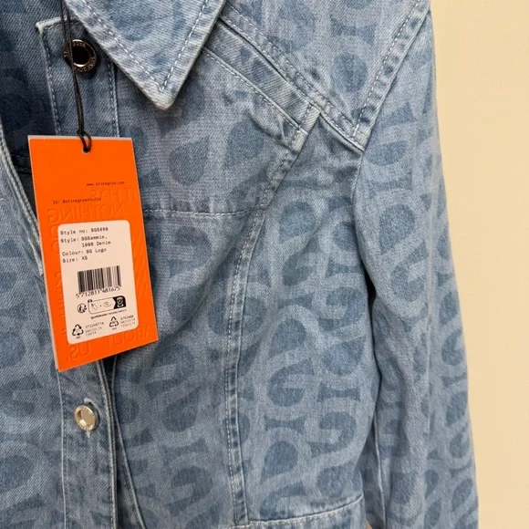 Stine Goya
cropped denim jacket new with tags size XS - Picture 5 of 6